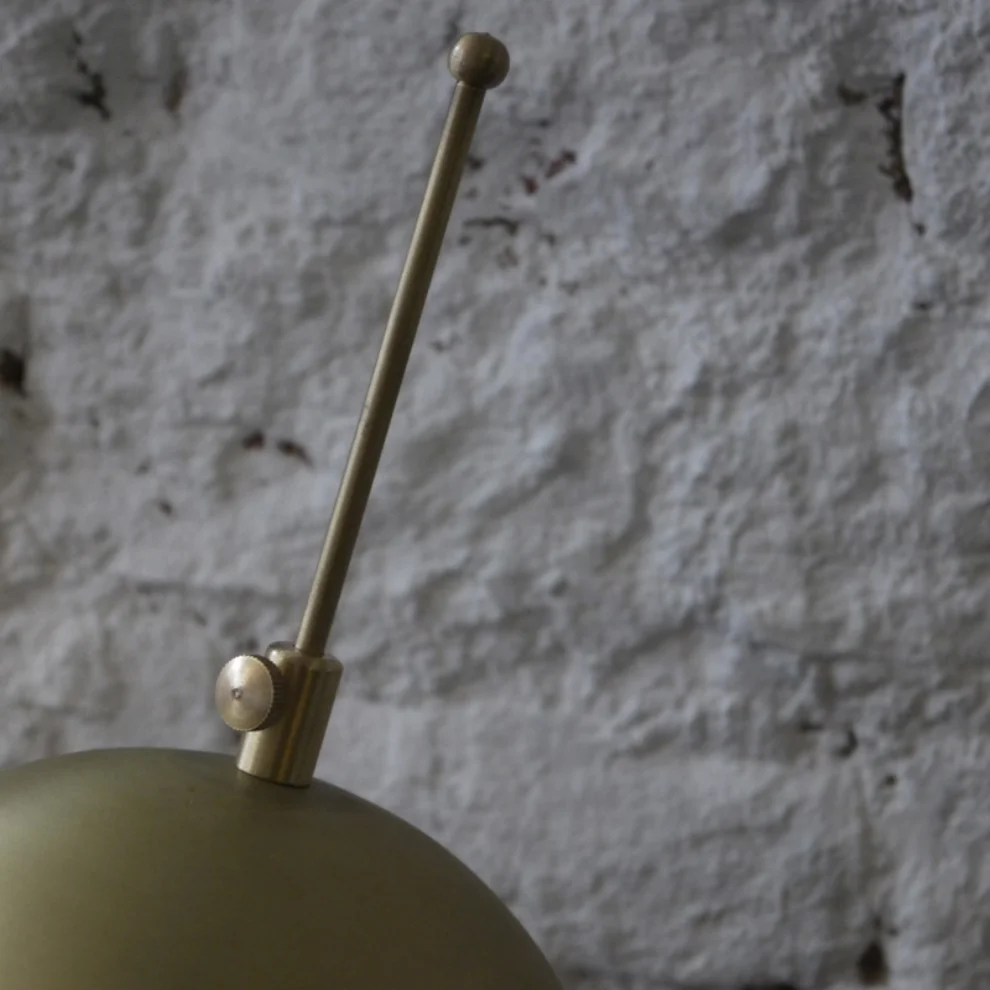 Laboratuvar Studio - Teetotum Table Lamp