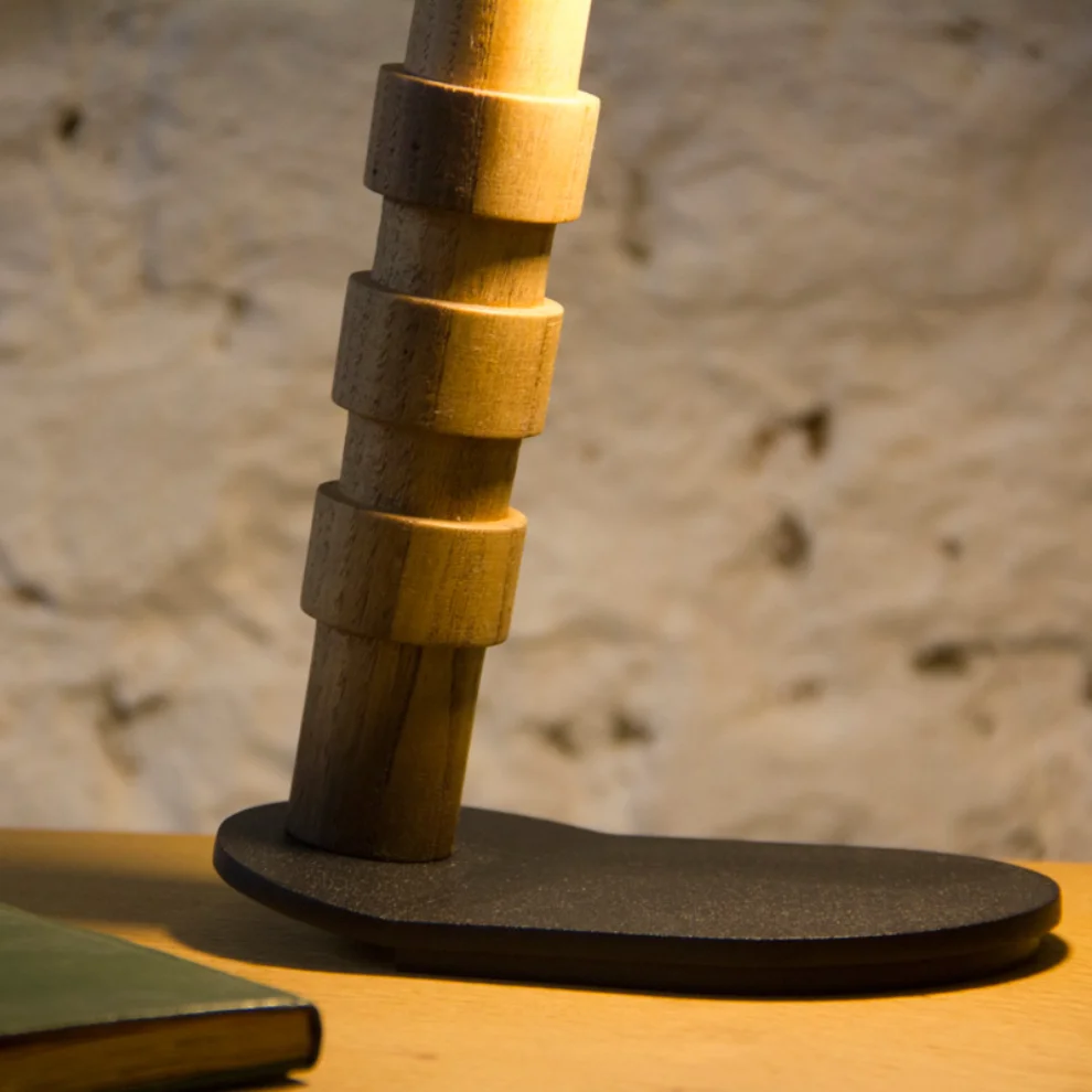 Laboratuvar Studio - Axe Table Lamp