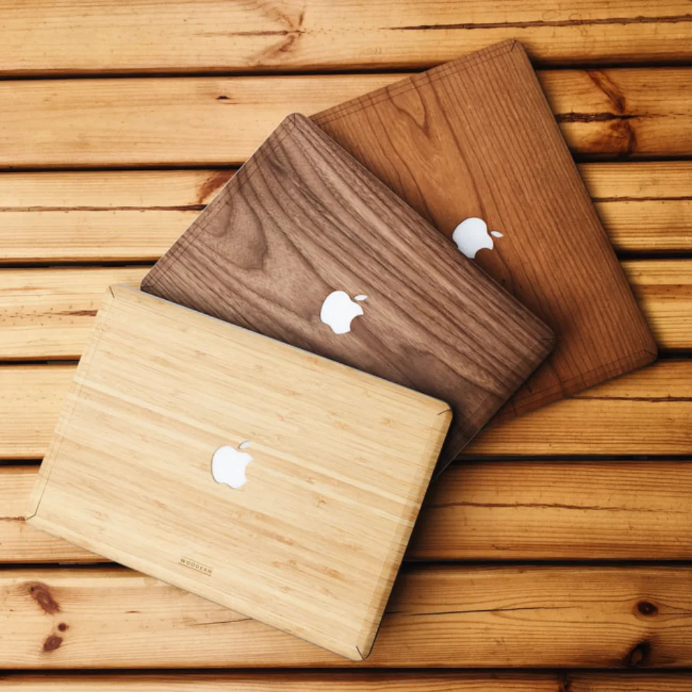 Woodern Co.	 - Walnut MacBook Pro Cover