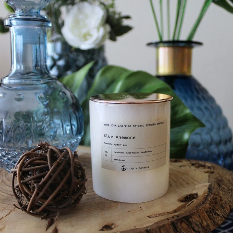 Lily's Candles  - Blue Anemone Marble Natural Candle