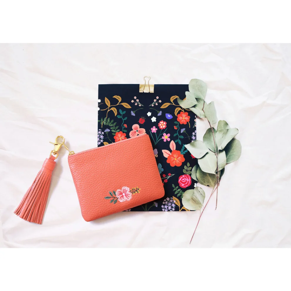 Leather & Paper - Purse, Tassel Charm And Plain Notebook Set