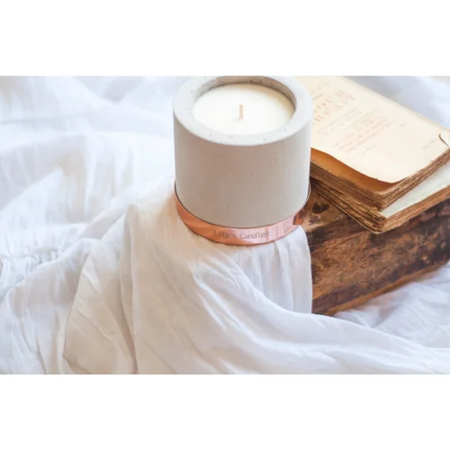 Lily's Candles - Sandalwood & Orange Concrete Natural Candle