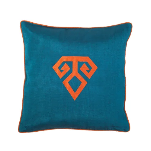 Bohemtolia - Hands-on-hips Embroidered Pillow