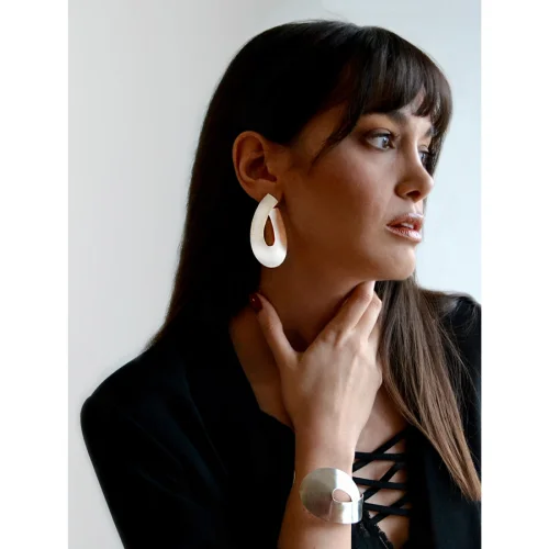 Unadorned Jewelry Design - The Ribbon Küpe
