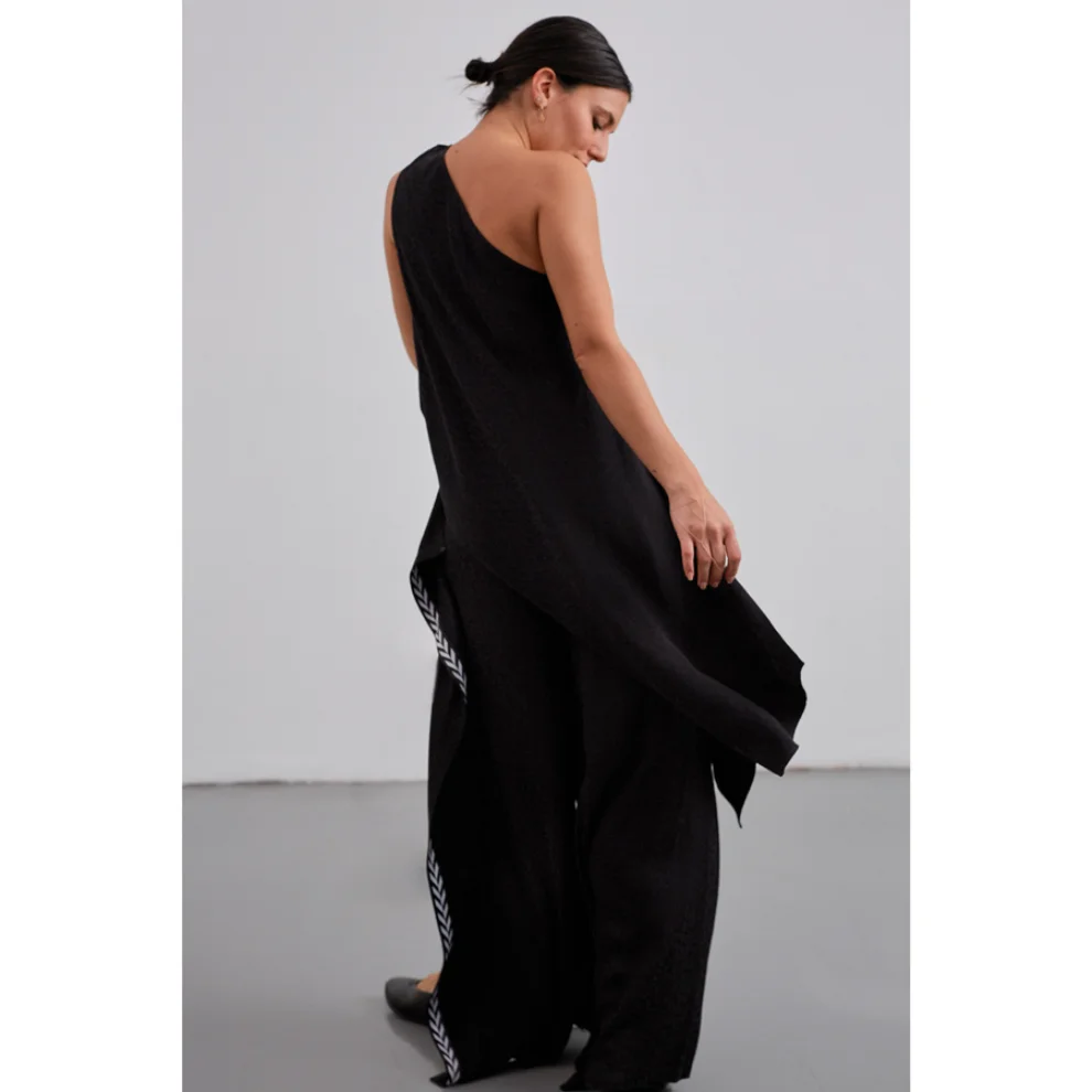 Mirimalist 	 - One Shoulder Top