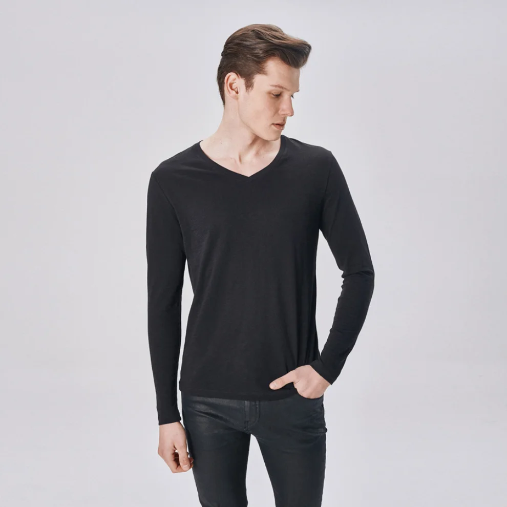 Allmur - Chestnut Long Sleeve T-Shirt