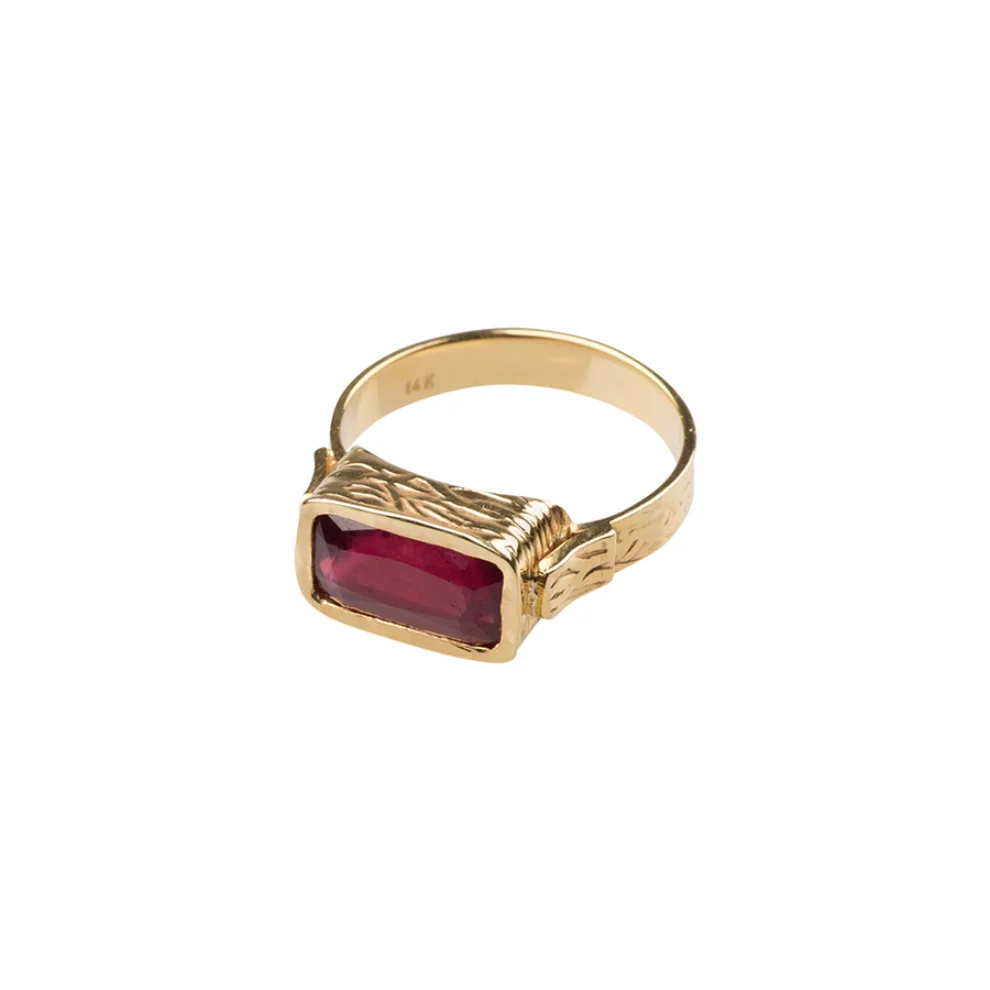 Monapetra - Ruby Ring