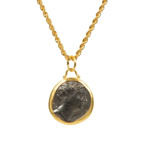 Monapetra - Medallion Necklace - II