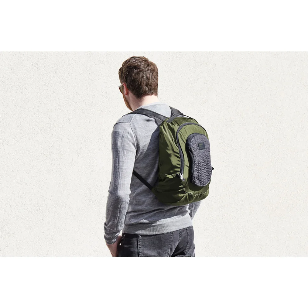 Lexon - Peanut Foldable Backpack