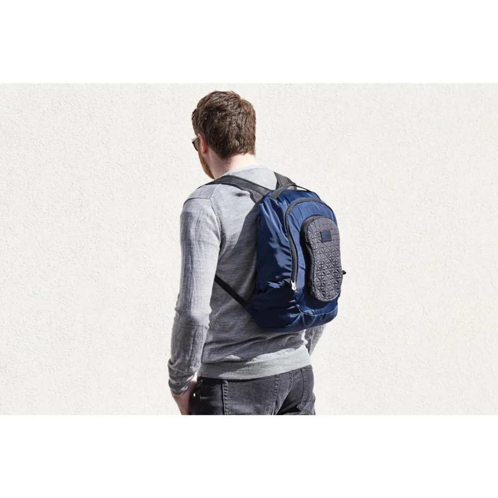 Lexon - Peanut Foldable Backpack
