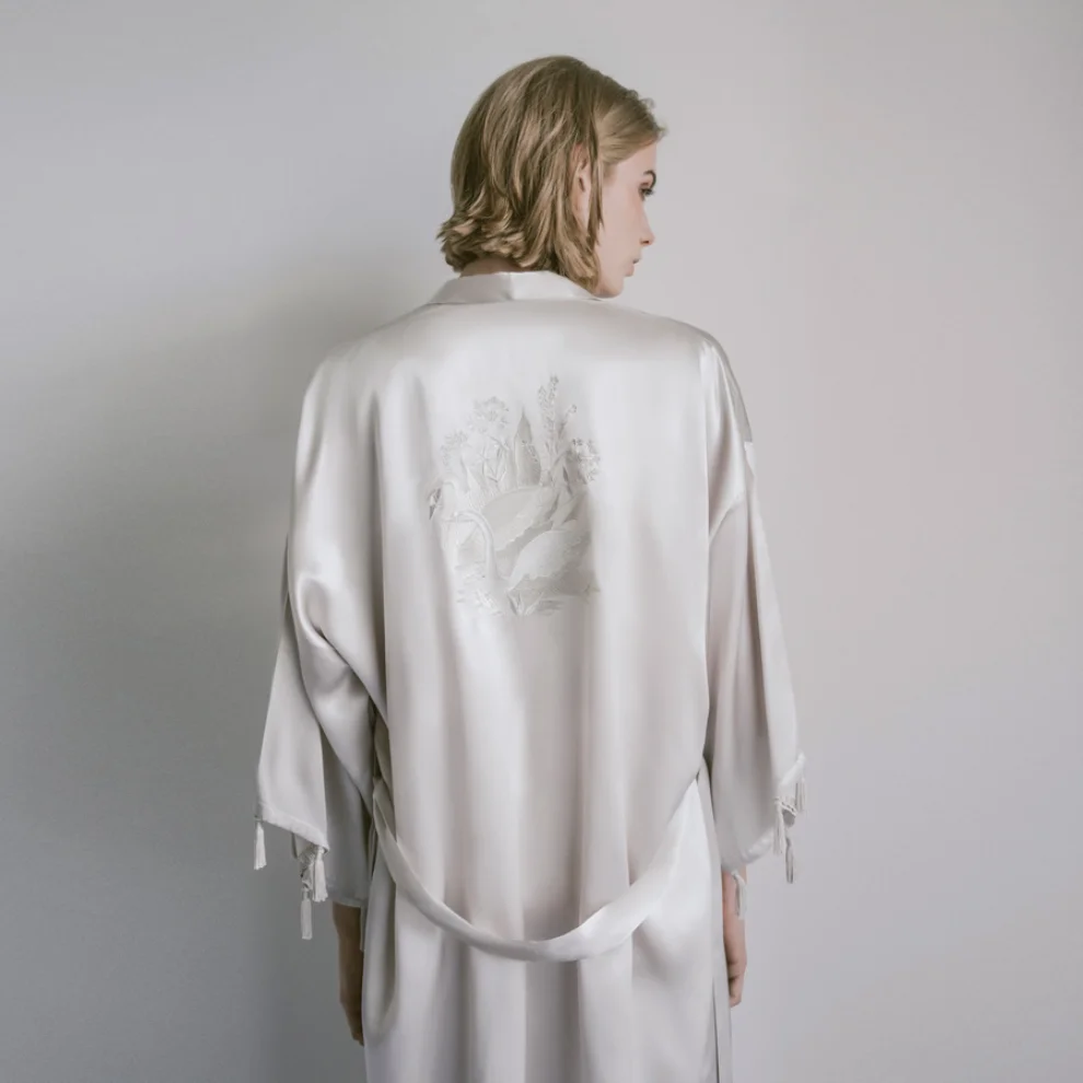 Boon - Silver Swan İpek Saten Kimono