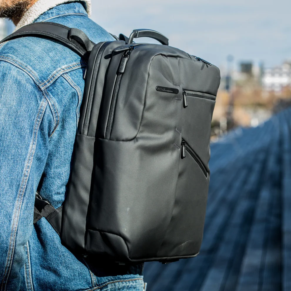 Lexon - Challenger Backpack 15'' | hipicon