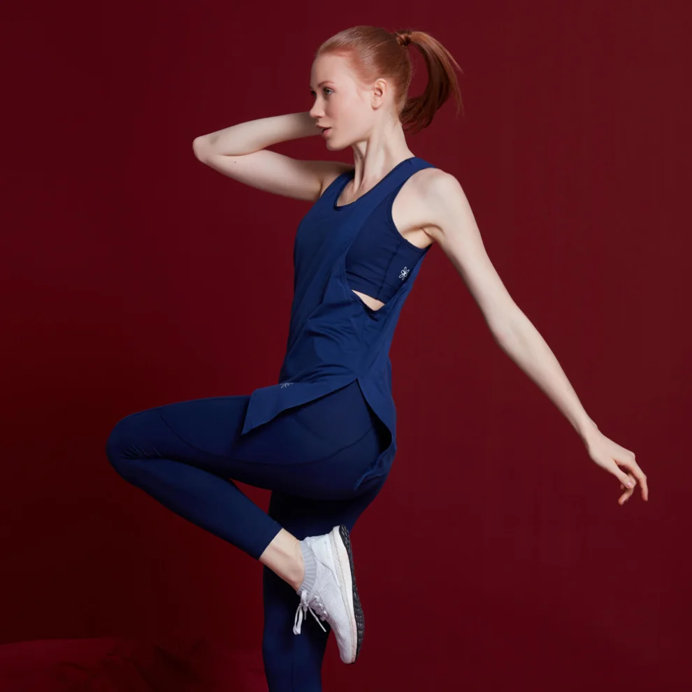 Bellis Activewear - Sophie Bluz