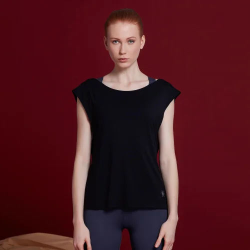 Bellis Activewear - Penelope Bluz