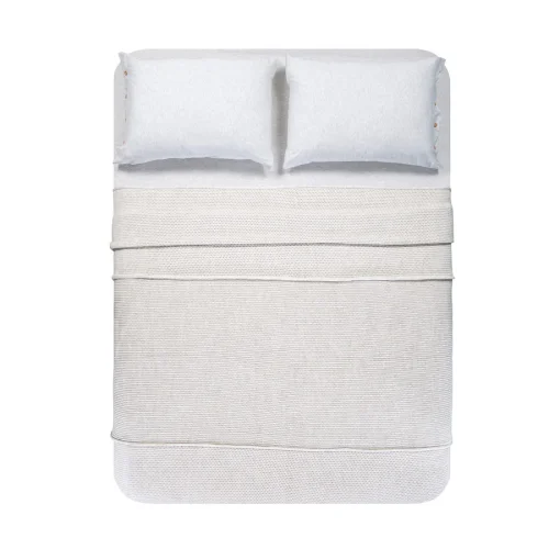 Moyha - Woolly Bedspread