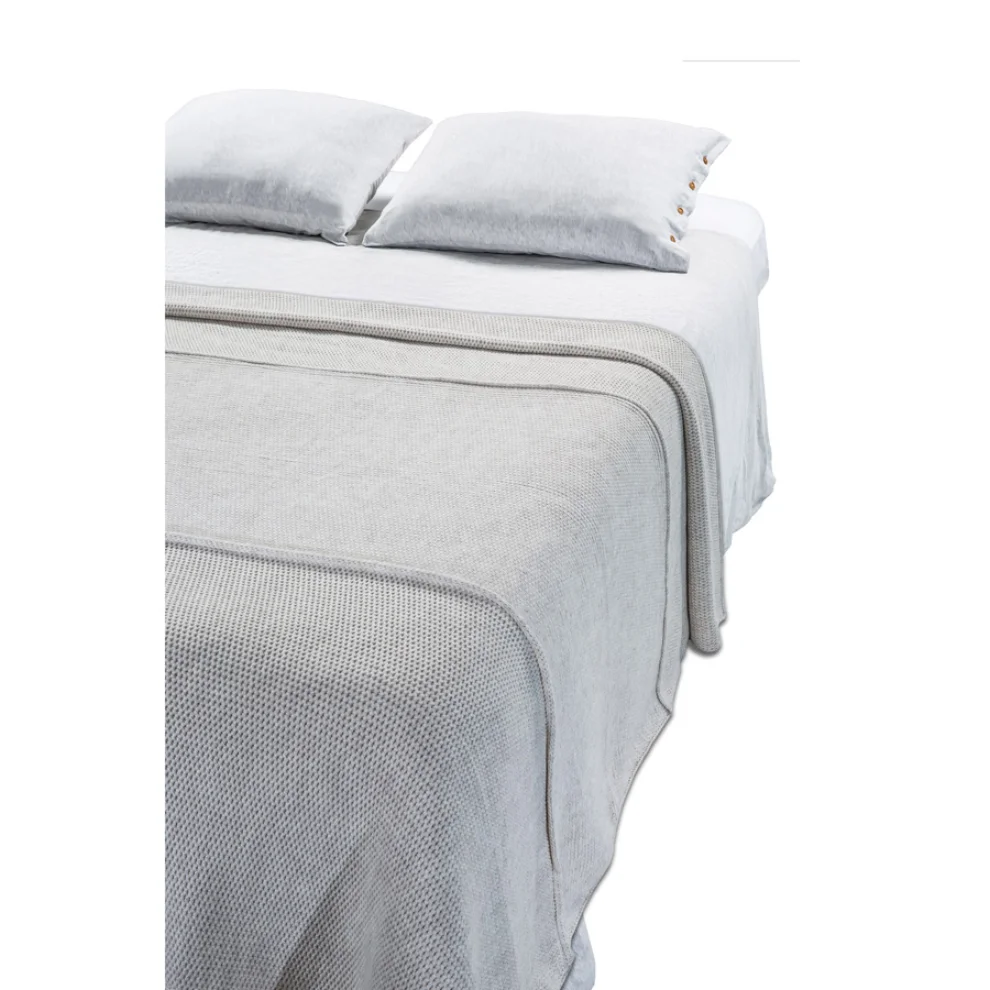 Moyha - Woolly Bedspread