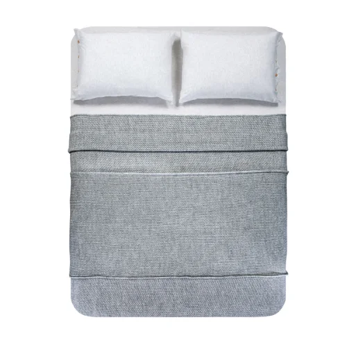 Moyha - Woolly Bedspread