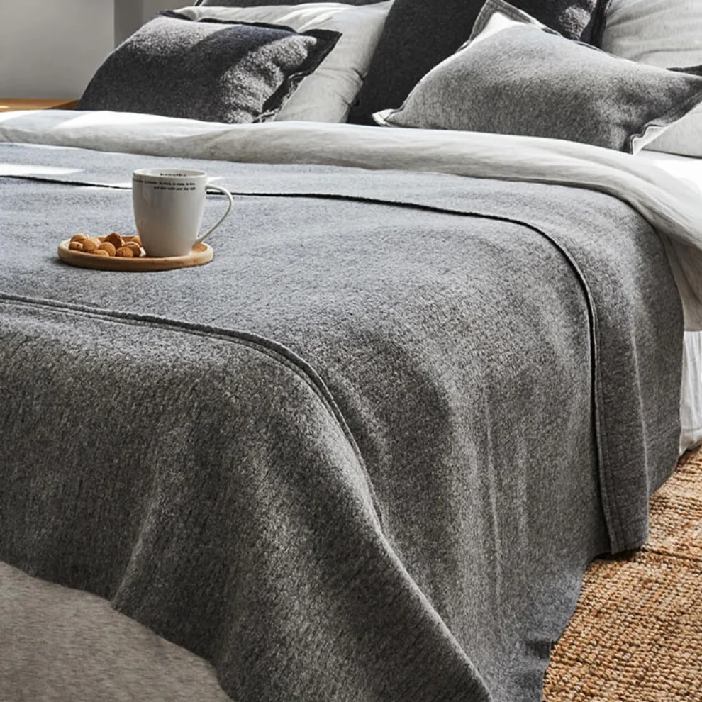 Moyha - Comfort Bedspread