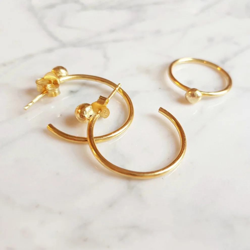 Wish-NU Design&Jewellery - Dot Hoop Earring