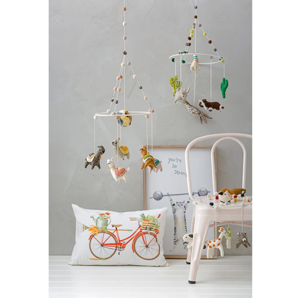 Warm Design	 - Woodland Animal Mobile