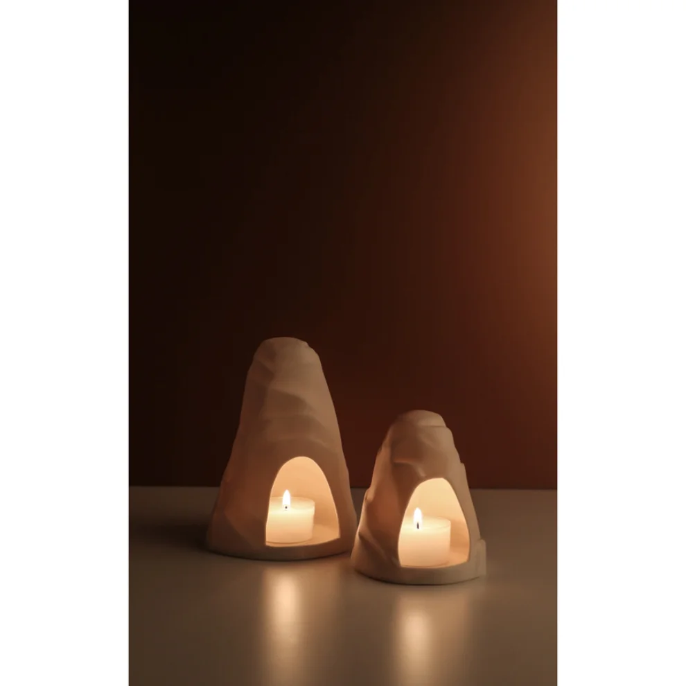 Maiizen	 - Cave Candle Holder