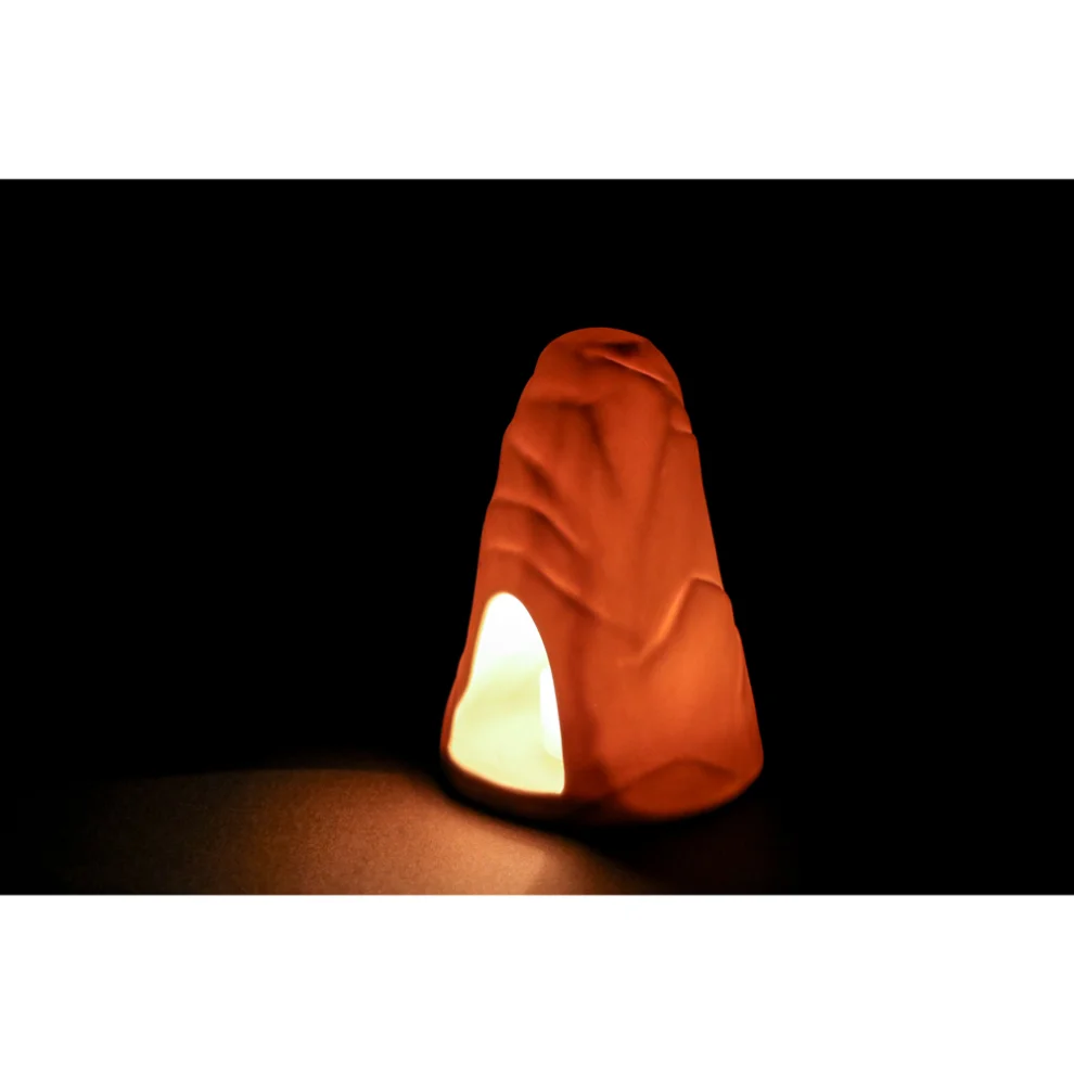 Maiizen	 - Cave Candle Holder