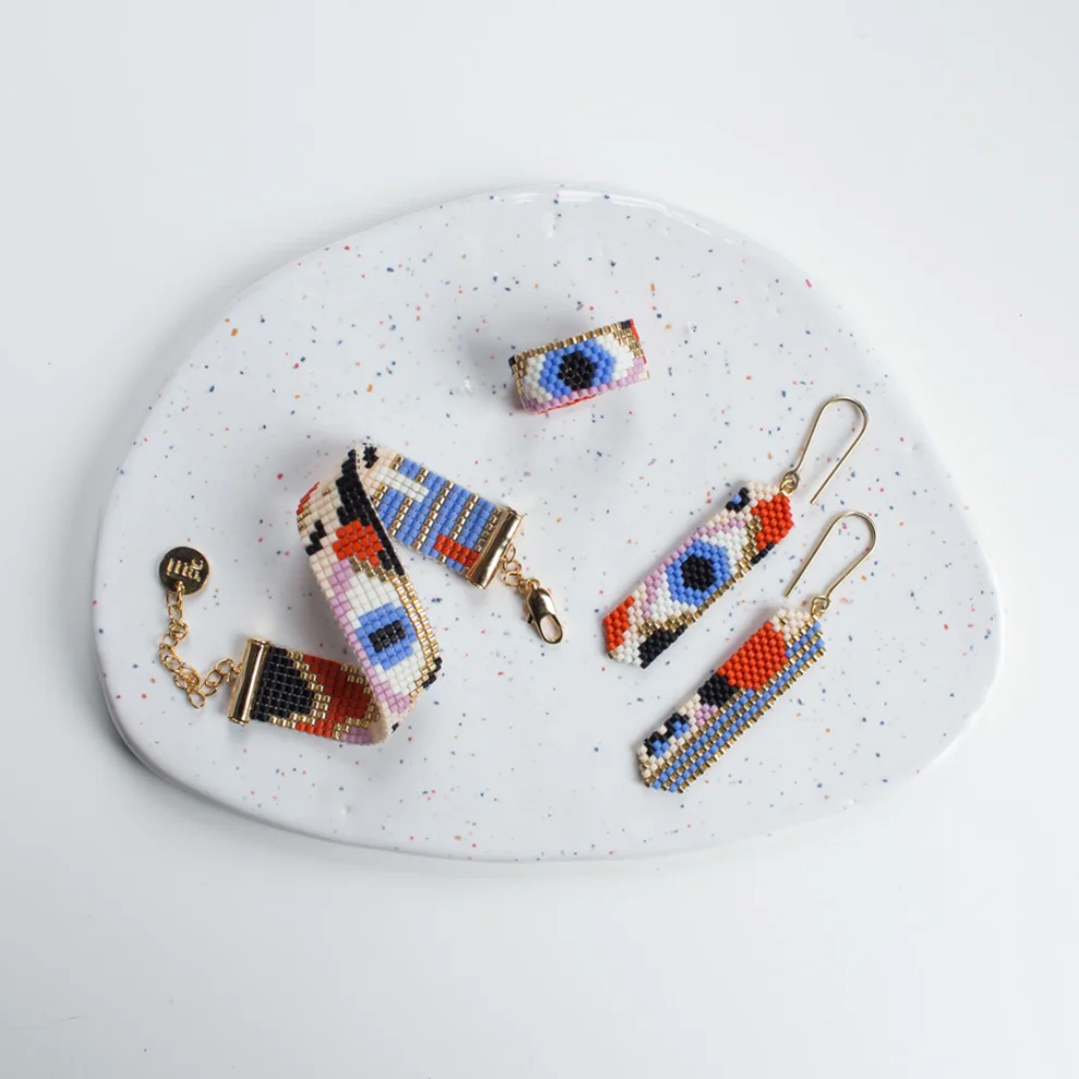 Gui - Eye Earrings