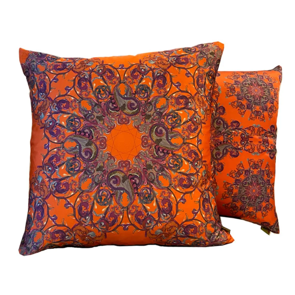 Design Madrigal	 - Naranja Pillow