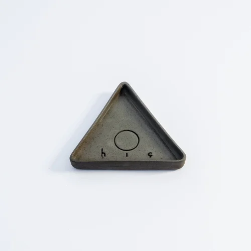 Hiç Ceramics - Small Triangle Plate