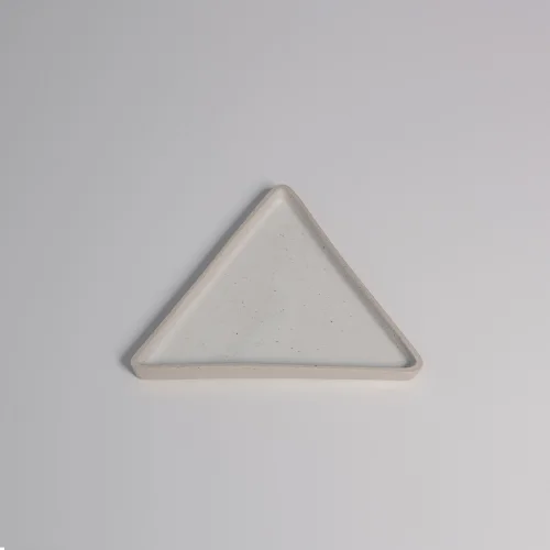 Hiç Ceramics - Medium Triangle Plate