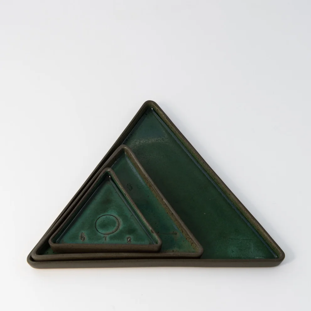 Hiç Ceramics - Large Triangle Plate