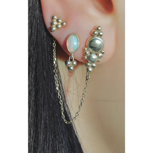 Mi Mujer Atelier - Triangle Dots Earring