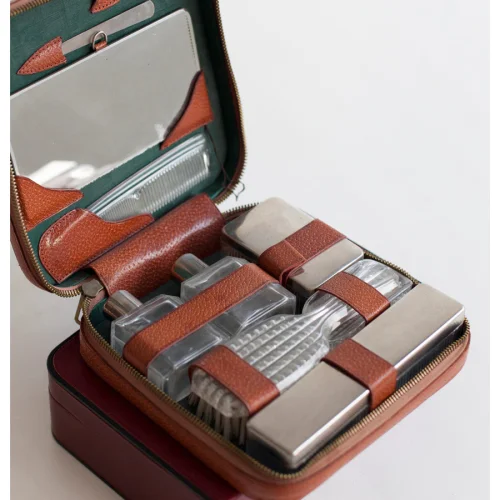 Tuhafier - Brown Leather Vintage Travel Kit