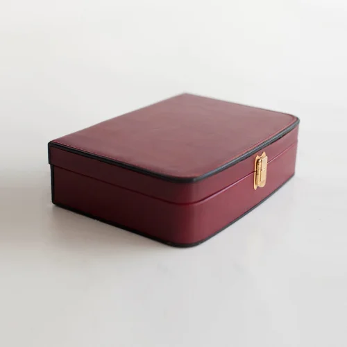 Tuhafier - Red Leather Vintage Travel Kit