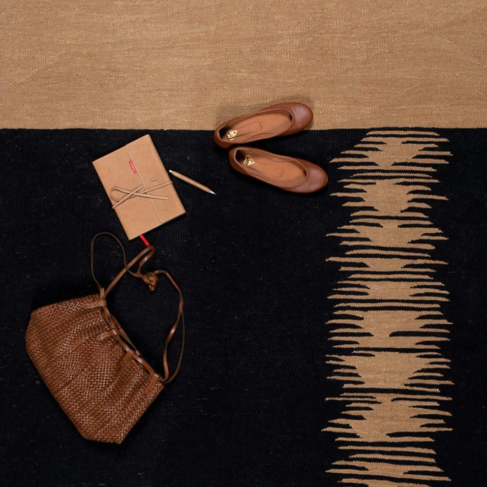 Studio Kali - Yakamoz No Vi Kilim Rug