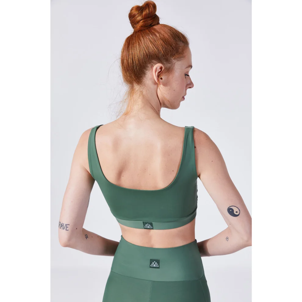 Vayu - Athena Zip Front Yoga Sports Bra