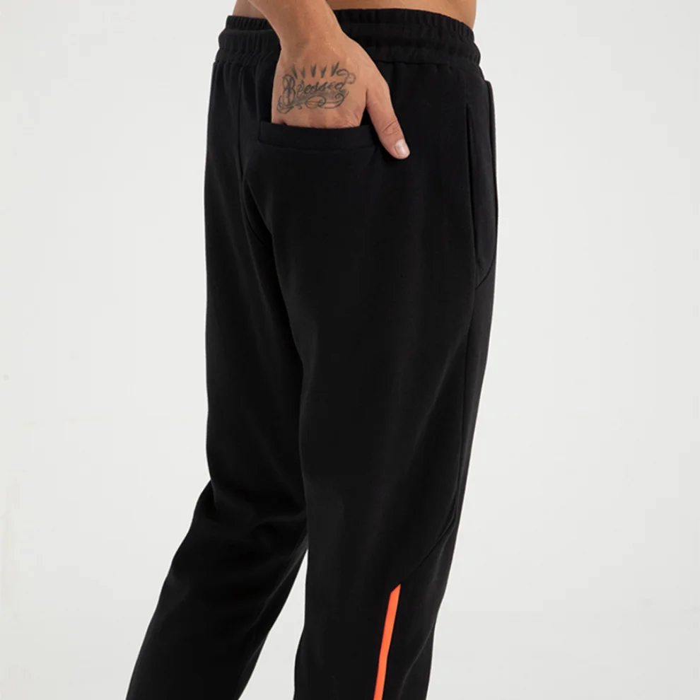 Tbasic - Orange Patch Sweatpant