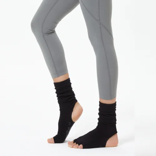 Nui Yoga - Bilekli Yoga & Pilates Çorabı