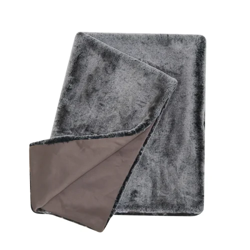 Alpaq Studio - Faul Fur Throw Blanket