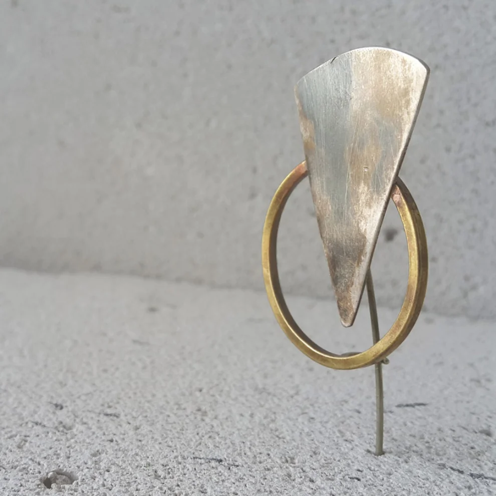 POJWoman by Pelin Özerson - Triangle Brooch