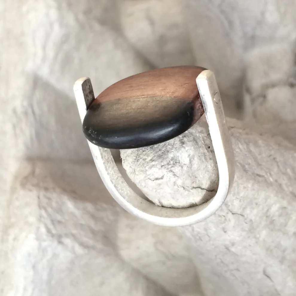 POJWoman by Pelin Özerson - Simple and Neat Abanoz Ring