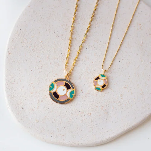 Gui - Triple Moon Mini Necklace