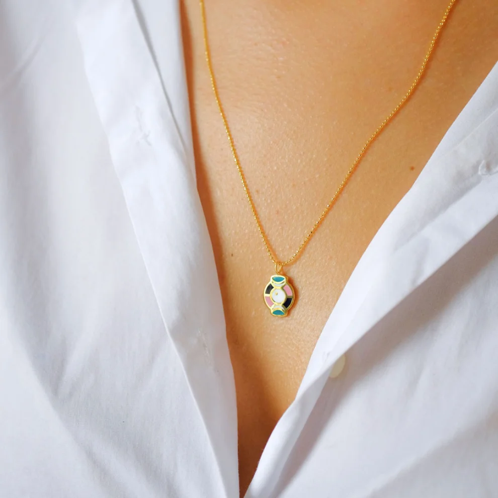 Gui - Triple Moon Mini Necklace