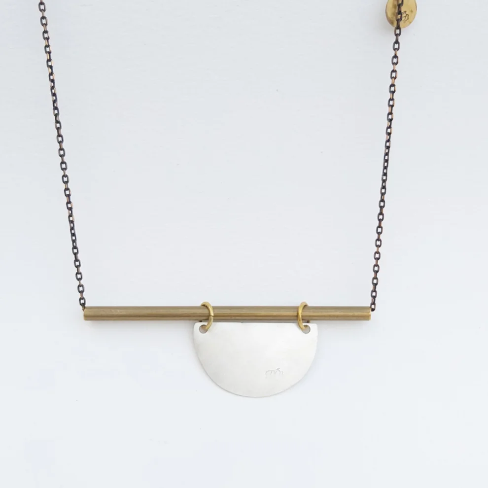 POJWoman by Pelin Özerson - Long Chain Equilibrium Necklace