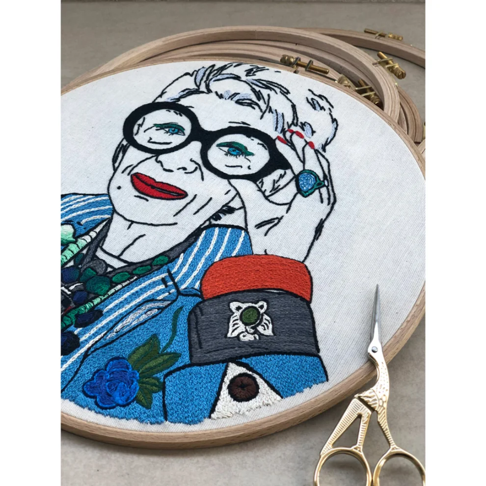 loopemb. - Iris Apfel Hoop