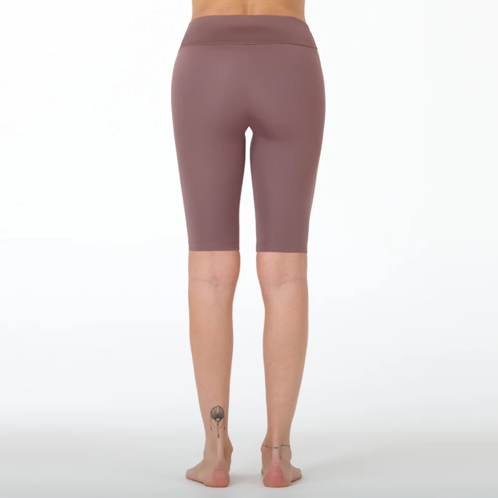 Nui Yoga - High Waist Short Leggings