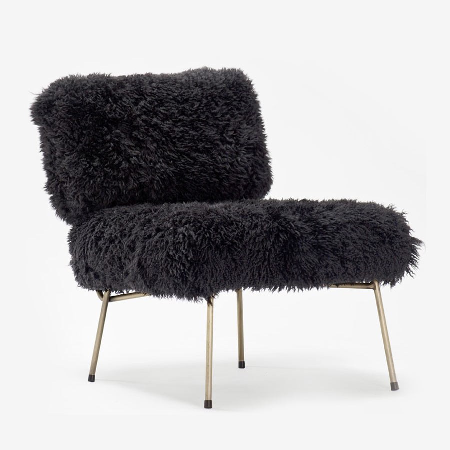 Chev Cosy Black Sheepskin Armchair