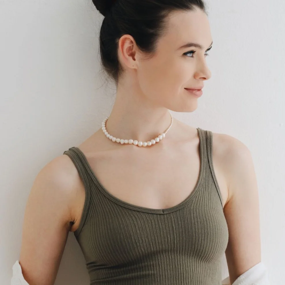 Bonjouk Studio - Bella Pearl Necklace