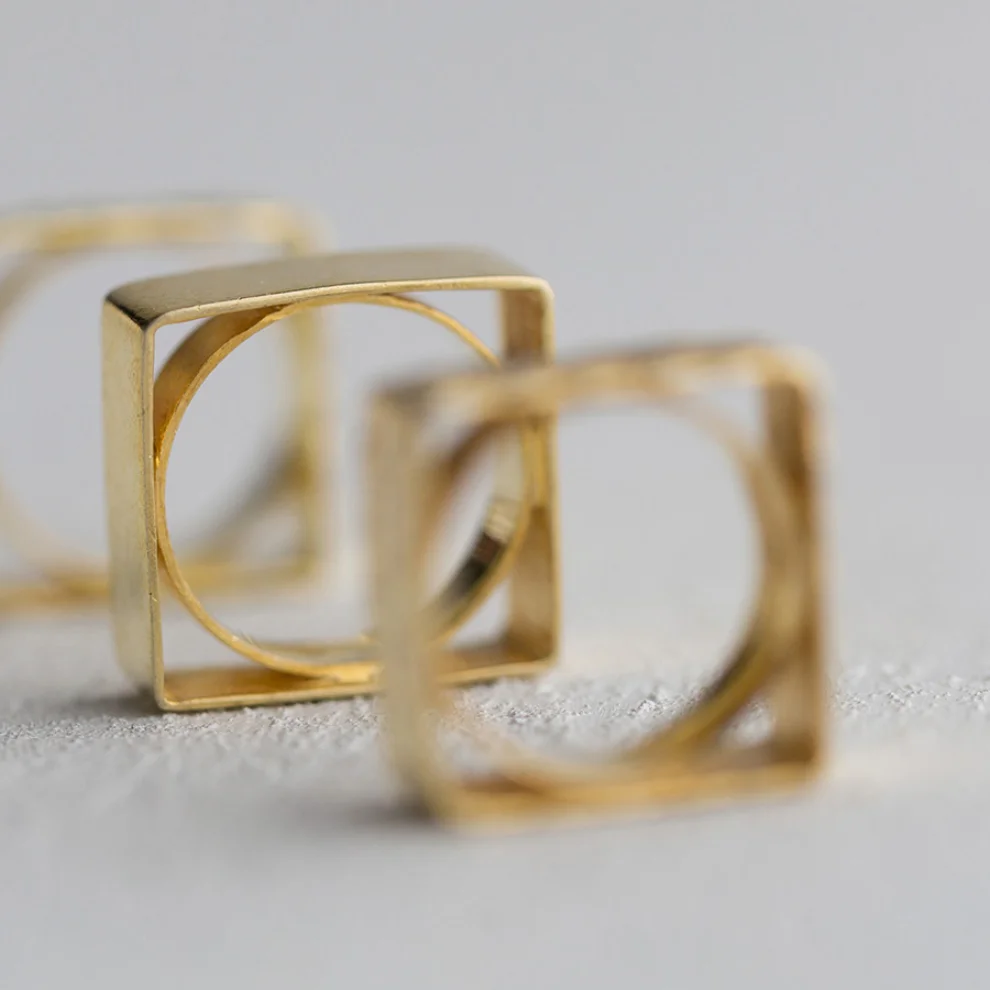 Dila Özoflu Jewelry - Square Flat Ring