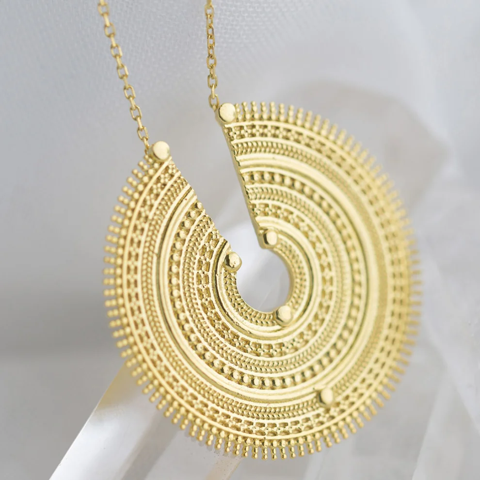 Dila Özoflu Jewelry - Wheel Necklace